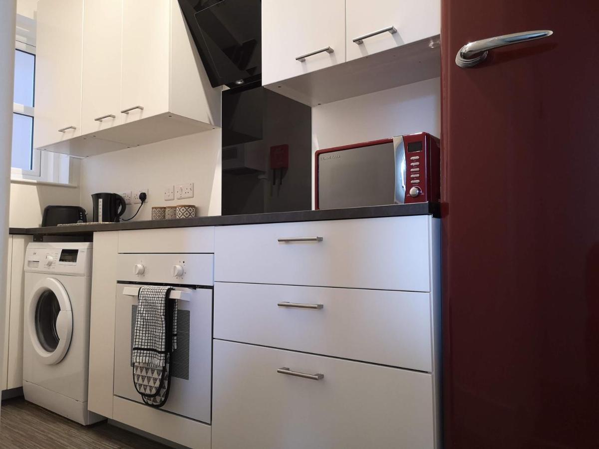 2 Bedroom Apartment At Kent Escapes Short Lets & Serviced Accommodation Kent, Bouverie Escape Folkestone With Wifi Buitenkant foto