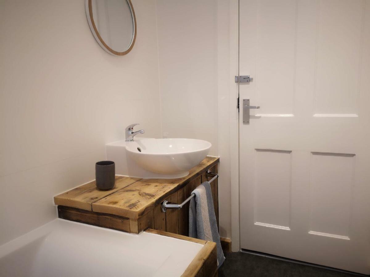 2 Bedroom Apartment At Kent Escapes Short Lets & Serviced Accommodation Kent, Bouverie Escape Folkestone With Wifi Buitenkant foto
